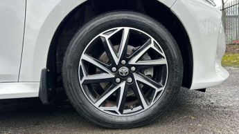 Toyota Yaris 1.5 Hybrid Design 5dr CVT