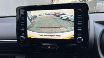 Toyota Yaris 1.5 Hybrid Design 5dr CVT