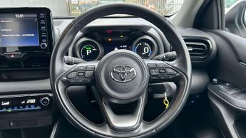 Toyota Yaris 1.5 Hybrid Design 5dr CVT