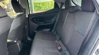 Toyota Yaris 1.5 Hybrid Design 5dr CVT