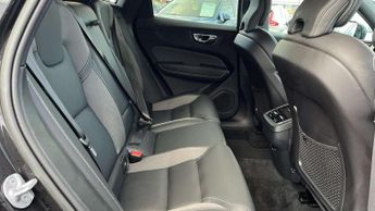 Volvo XC60 2.0 B5P Plus Dark 5dr AWD Geartronic