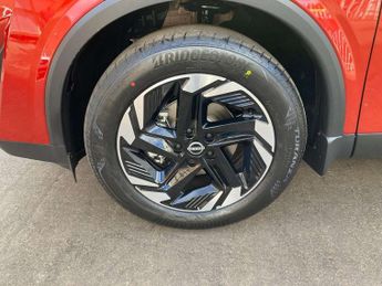 Nissan Qashqai 1.3 DiG-T MH 158 N-Connecta 5dr Xtronic