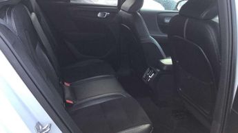 Volvo XC40 1.5 T3 [163] R DESIGN 5dr Geartronic