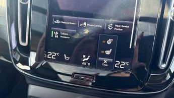 Volvo XC40 2.0 B4P Inscription 5dr Auto