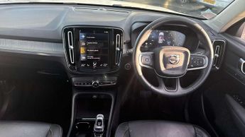 Volvo XC40 2.0 B4P Inscription 5dr Auto