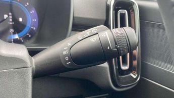 Volvo XC40 2.0 B4P Plus Dark 5dr Auto