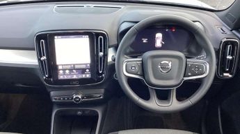 Volvo XC40 2.0 B3P Core 5dr Auto