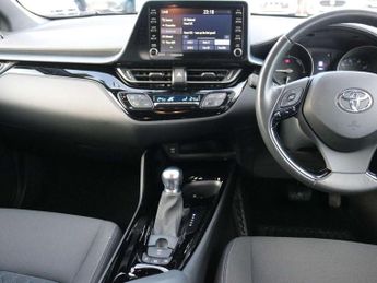Toyota C-HR 1.8 Hybrid Design 5dr CVT