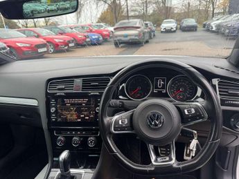 Volkswagen Golf 2.0 TDI R-Line 5dr DSG