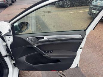Volkswagen Golf 2.0 TDI R-Line 5dr DSG