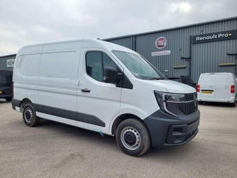 Renault Master MM35 Blue dCi 130 Advance Medium Roof Van