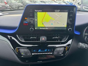 Toyota C-HR 1.8 Hybrid Dynamic 5dr CVT