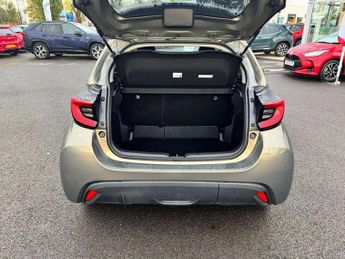 Toyota Yaris 1.5 Hybrid Design 5dr CVT