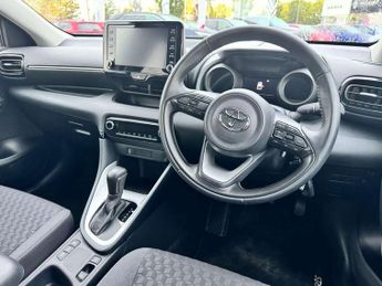 Toyota Yaris 1.5 Hybrid Design 5dr CVT