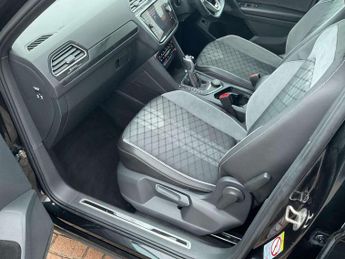 Volkswagen Tiguan 2.0 TSI 4Motion R-Line 5dr DSG