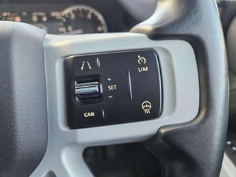 Land Rover Defender 3.0 D250 X-Dynamic SE 90 3dr Auto