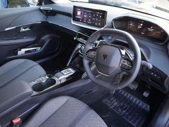 Peugeot 208 1.2 Hybrid 100 Allure 5dr e-DSC6