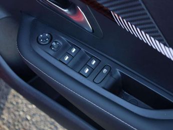 Peugeot 208 1.2 Hybrid 100 Allure 5dr e-DSC6