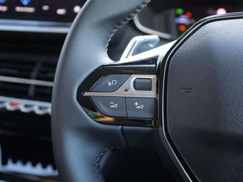 Peugeot 208 1.2 Hybrid 100 Allure 5dr e-DSC6