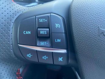 Ford Focus Estate 1.0 EcoBoost Hybrid mHEV 155 ST-Line X 5dr Auto