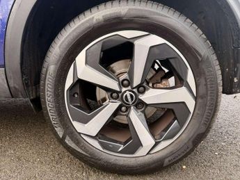 Nissan Qashqai 1.3 DiG-T MH 158 N-Connecta 5dr Xtronic
