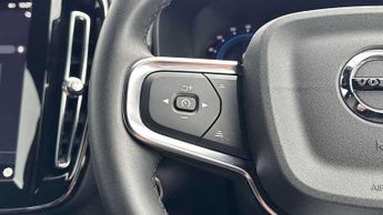 Volvo XC40 2.0 B3P Core 5dr Auto