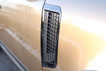 Land Rover Defender 3.0 D250 HSE 110 5dr Auto [6 Seat]