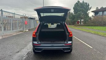 Volvo XC60 2.0 B5P R DESIGN 5dr AWD Geartronic