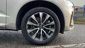 Volvo XC60 2.0 B4P Plus Dark 5dr Geartronic
