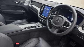 Volvo XC60 2.0 B5P Ultra Dark 5dr AWD Geartronic