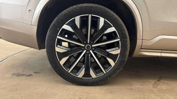 Volvo XC90 2.0 B5P Plus Dark 5dr AWD Geartronic