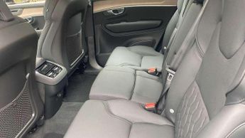 Volvo XC90 2.0 B5P Plus Dark 5dr AWD Geartronic