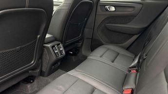 Volvo XC40 2.0 B3P Ultra Dark 5dr Auto