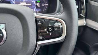 Volvo XC90 2.0 T8 PHEV Plus Pro Dark 5dr AWD Geartronic