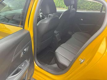 Peugeot 208 1.2 PureTech 100 Allure Premium + 5dr EAT8