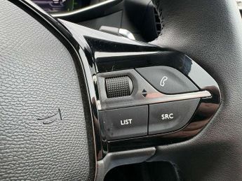 Peugeot 208 1.2 PureTech 100 Allure Premium + 5dr EAT8