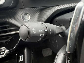 Peugeot 208 1.2 PureTech 100 Allure Premium + 5dr EAT8