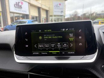 Peugeot 208 1.2 PureTech 100 Allure Premium + 5dr EAT8