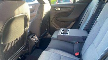 Volvo XC40 2.0 B3P Core 5dr Auto