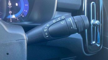 Volvo XC40 2.0 B3P Core 5dr Auto