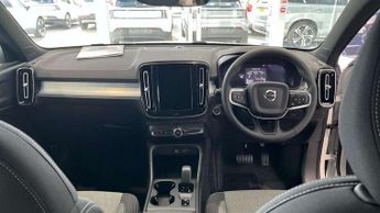 Volvo XC40 2.0 B3P Core 5dr Auto