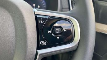 Volvo XC90 2.0 B5P Plus Dark 5dr AWD Geartronic
