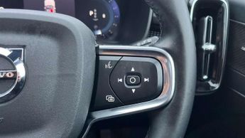 Volvo XC40 2.0 B4P Ultimate Dark 5dr Auto