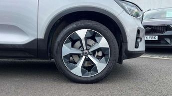 Volvo XC40 2.0 B4P Ultimate Dark 5dr Auto