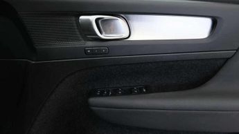 Volvo XC40 2.0 B4P Plus Dark 5dr Auto