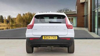 Volvo XC40 2.0 B4P Plus Dark 5dr Auto