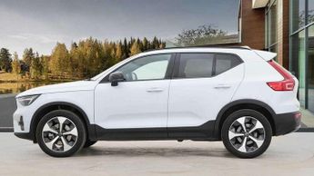Volvo XC40 2.0 B4P Plus Dark 5dr Auto