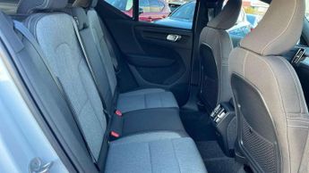 Volvo XC40 2.0 B3P Core 5dr Auto