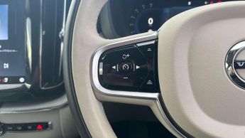 Volvo XC60 2.0 B5P Plus Dark 5dr AWD Geartronic