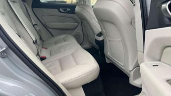 Volvo XC60 2.0 B5P Plus Dark 5dr AWD Geartronic